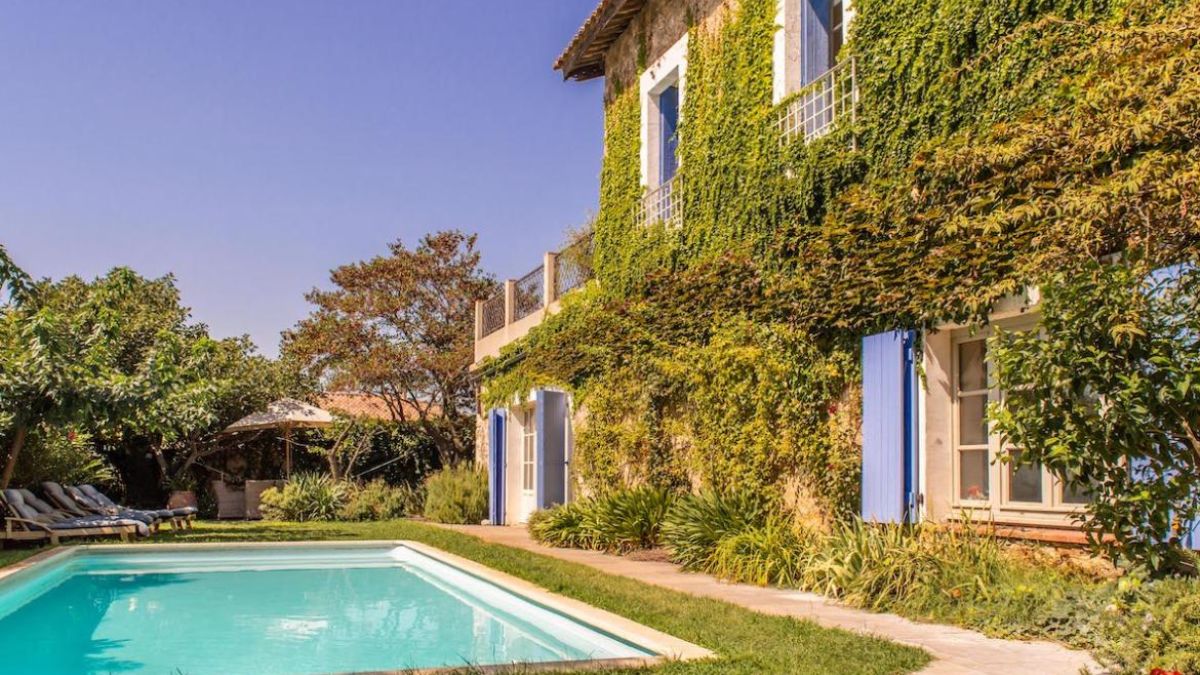 Traditional farmhouse in the South of France with private pool property management South of France